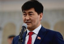 Шайлообек Атазов “Кумтөрдүн” жетекчисин чакырууну сунуштады