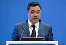 Садыр Жапаров: Бессмертные подвиги отцов и дедов будут вечно сиять на небосклоне воинской славы