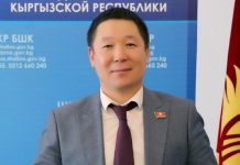 Пархат Тулендыбаев мандатып тапшырып, ордуна Алайбек Анаркулов келди