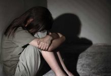 В Жумгале мужчина, отсидевший за убийство жены, 2 года насиловал 13-летнюю дочь