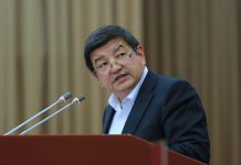 Акылбек Жапаров вылетел с рабочим визитом в Казахстан