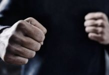 В Военно-Антоновке пьяные строители избили участковых