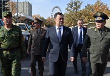 Чек ара кызматына күжүрмөн техниканы тапшыруу аземине президент катышты