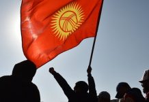 Кыргызстанцы разуверились в том, что могут повлиять на принимаемые в стране решения