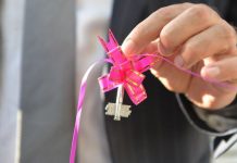 Жалал-Абадда үч эмдин апасына шаардын эсебинен батир берилди