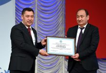 Филармонияда Чолпон-Ата шаарындагы реабилитациялык борбордун курулушуна каражат топтоо боюнча кайрымдуулук марафону өтүүдө