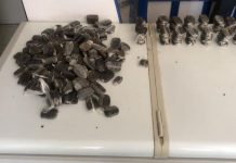 В магазине Бишкека в коробке с яблоками нашли 3 кг гашиша