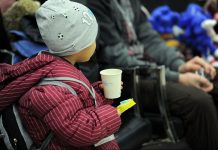 В Кыргызстан из Казахстана вернули двух детей, оставшихся без попечения