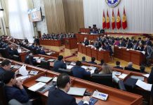 Депутаттар эл менен жолугушпай, кадимки тартипте иштейт