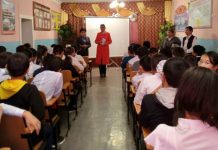 ИИМ мектеп окуучуларына баңгизаттарды жана психотроптук каражаттарды колдонуунун кесепеттери жөнүндө эскертти