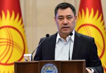 Жапаров Социалдык коргоо жана кесиптик кошуундар кызматкерлерин кесиптик майрамы менен куттуктады