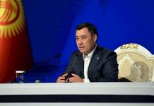 Садыр Жапаров маалымат жыйынын өткөрөт