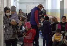 Ситуация в больницах: огромные очереди, у детей судороги, у родителей сдают нервы