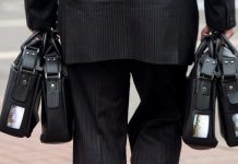 Везде «свои» кадры. Бюджетообразующие органы как частная лавочка Акылбека Жапарова?