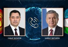 Жапаров поздравил Мирзиёева с победой на президентских выборах