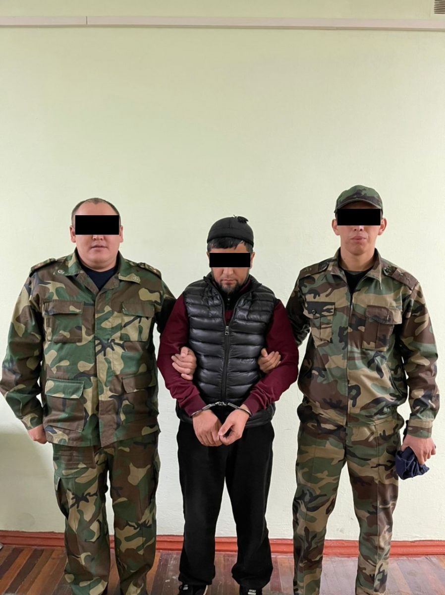 obysk 1 Кыргызстанца задержали по подозрению в подделке денег. Фото