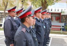 Урмамбетов Ош облусунун алыскы аймактарындагы ички иштер бөлүмдөрдү текшерди