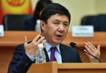 Экс-премьера Темира Сариева отпустили под домашний арест