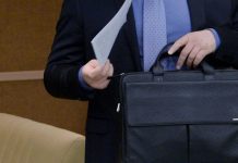 Проверяется информация, что кандидат в депутаты оказывал давление и угрожал избирателям