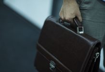 Глава филиала «Кадастр» агитировал за кандидата от партии «Ата-Журт Кыргызстан»