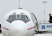 Садыр Жапаров вылетел в Стамбул. Кто полетел вместе с ним?