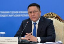 Башкы прокурор президенттен кечирим сурады