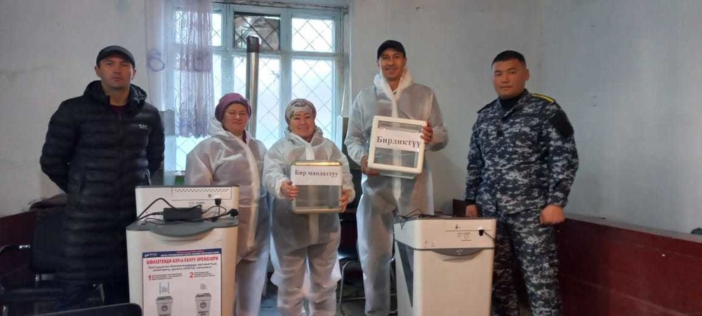 1270057.47c9bbe69d8bbb691d9d116daab3149f Выборы в ЖК. В Кыргызстане проходит голосование вне помещения