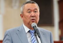 Кандидата Сайдуллу Нышанова подозревают в подкупе жителей Арстанбапа