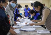 Бюллетендерди кол менен санаганда кайсы партия алдыга жылды? Жооп