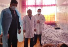 Мэр Бишкека навестил в больнице пострадавших в ДТП с участием автобуса №8