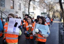 В Бишкеке прошел мирный марш памяти жертв ДТП. ФОТО