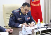 Шайлоо күнү жумушун так аткарбаган кызматкер жумуштан кетет, – министр