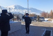 Нарында шайлоо тилкелеринде милиция кызматкерлери коомдук коопсуздукту сактоодо