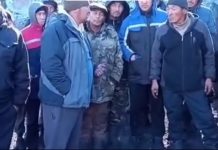 «Нам невыгодно возить уголь за 3000 сомов». В Кара-Кече собрались недовольные водители большегрузов