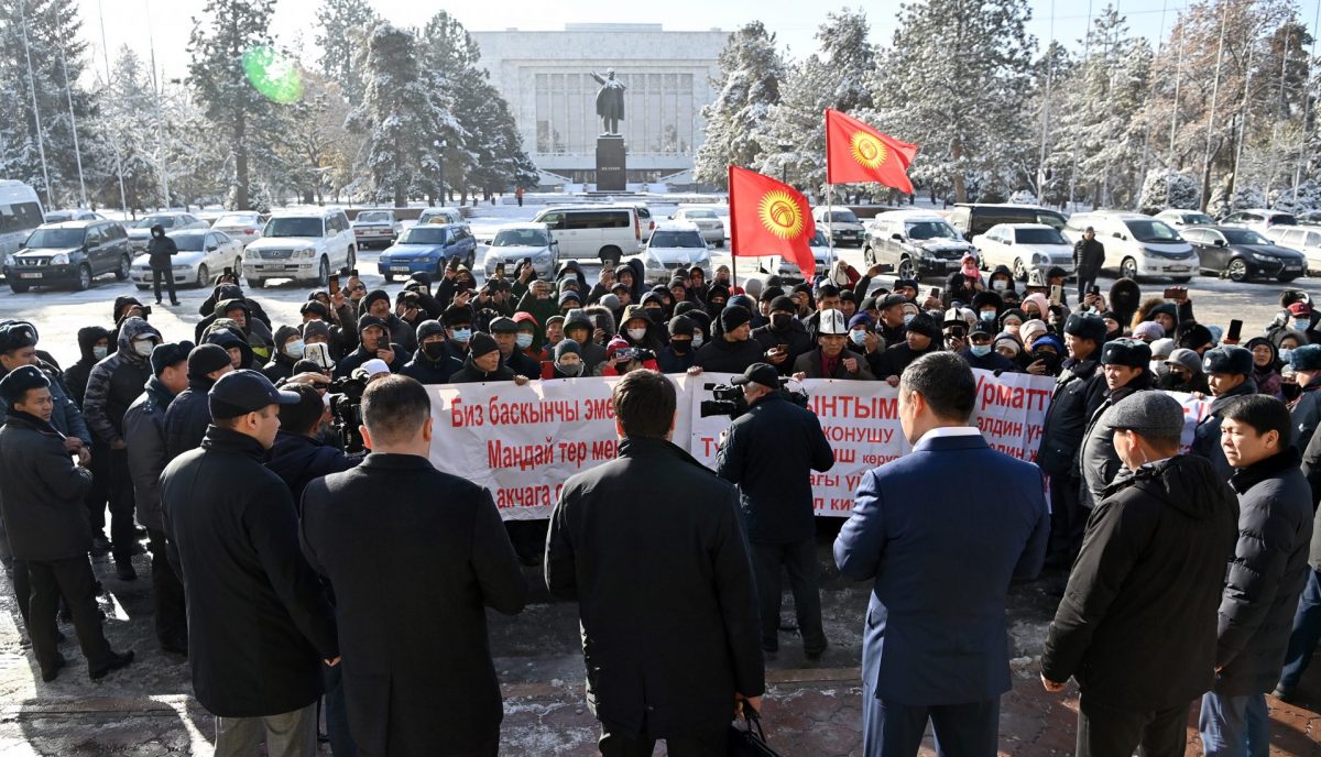 dos 7182 Садыр Жапаров: Захватчики земель митингами не добьются узаконения участков