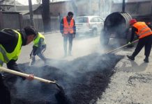 Сотрудникам «Бишкекасфальтсервиса» сократили зарплату? Ответ мэрии