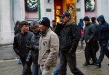 Өзбекстандын жарандарына Россиянын аймагында 15 күн каттоосуз жүрүүгө уруксат берилет