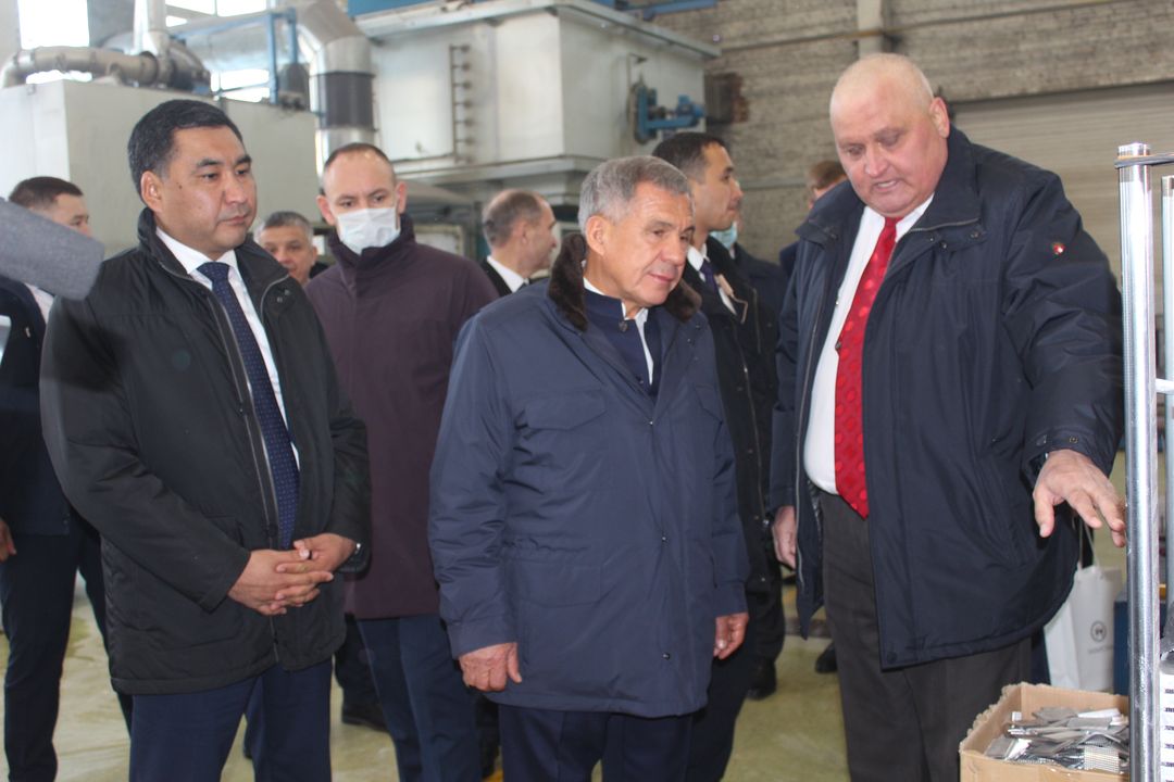 f3 Президент Татарстана посетил завод «Автомаш Радиатор» в Бишкеке. Фото