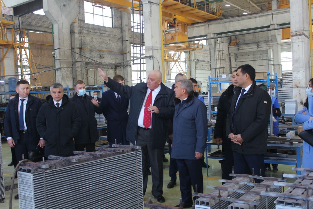 f4 Президент Татарстана посетил завод «Автомаш Радиатор» в Бишкеке. Фото