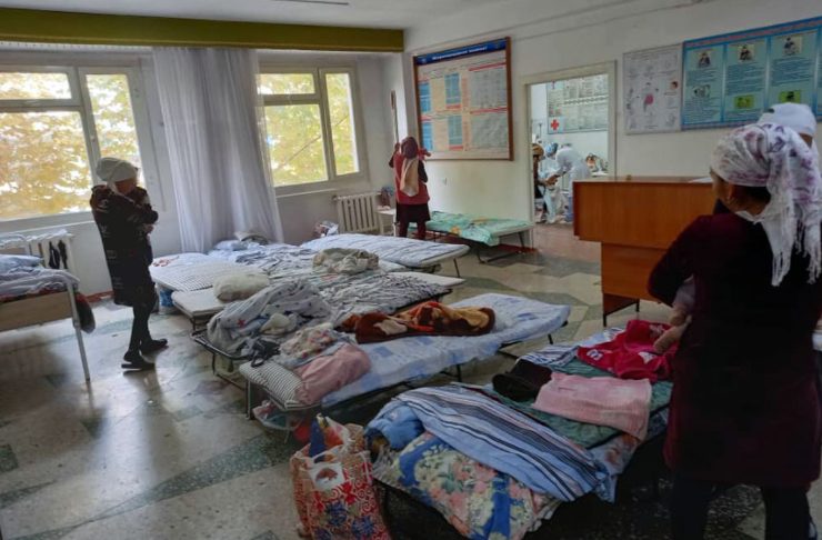 image 2 13 Детская больница в Оше переполнена. Пациенты лежат в коридорах