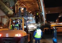 В Кыргызстан из России доставили 200 тыс доз вакцины «Спутник Лайт»