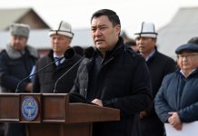 Президент поручил до мая узаконить все дома в «Ак-Ордо-3»