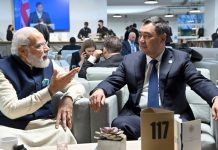 Нарендра Моди пригласил Садыра Жапарова посетить с официальным визитом Индию