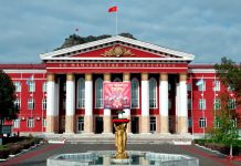 Ошто «Азаттык» партиясынын митингине студенттерди мугалимдер алдап алып келишкен