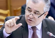 Омурбек Текебаев считает, что итоги выборов сфальсифицированы