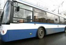 Троллейбус автомектептин унаасын сүзгөн