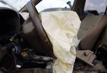 На перевале Кувакы «Skoda Octavia» врезалась в ограждение. Погиб один человек