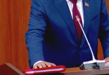 “Төшөгүбүзгө жараша бутубузду суналы”: Садыр Жапаров шайланып келген депутаттарга кайрылды