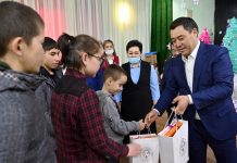 Cадыр Жапаров Чүй мектеп-интернатынан кабар алды