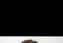 Асемай Полотова изделип жатат